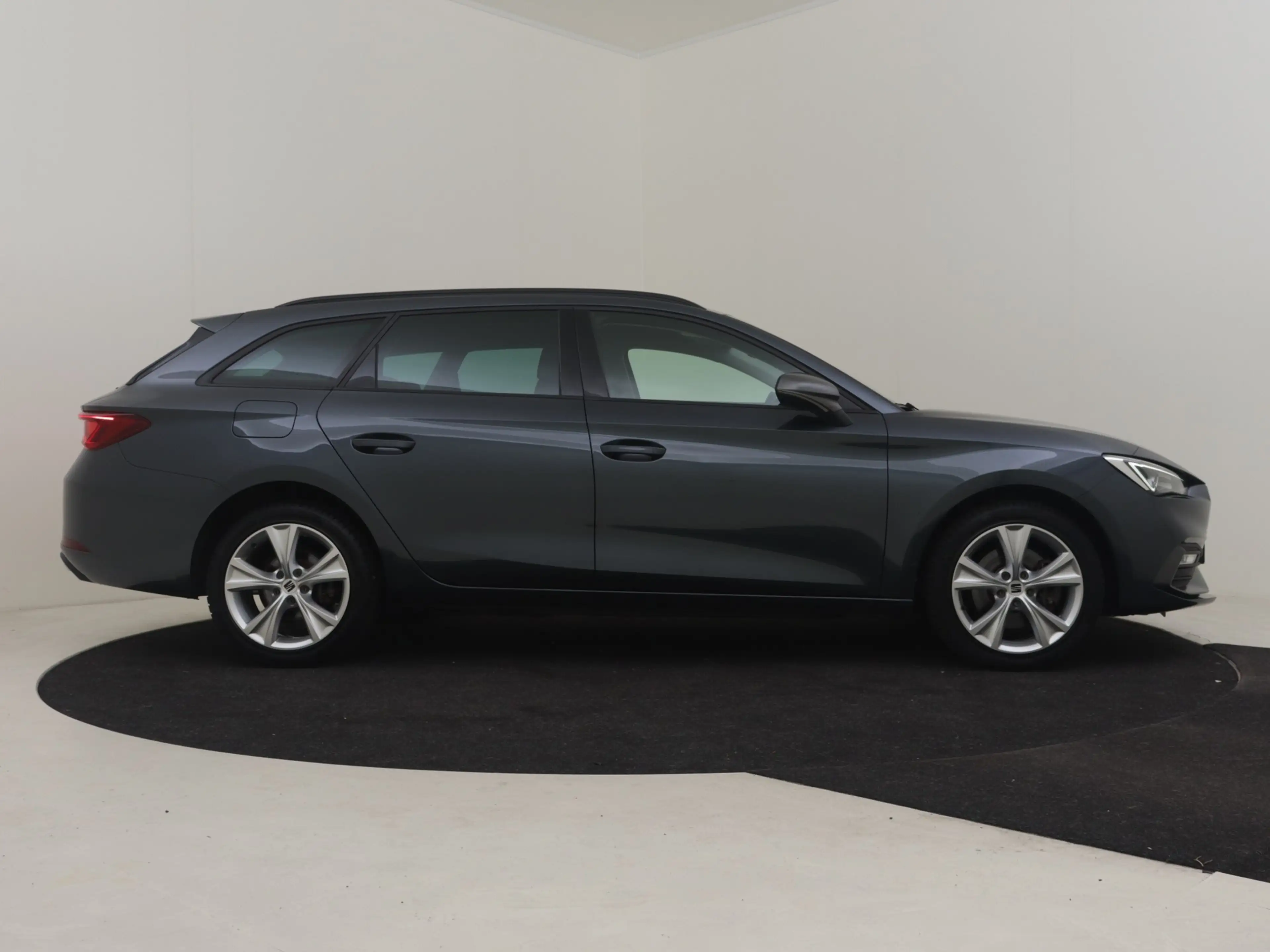 SEAT Leon e-Hybrid Sportstourer 1.4 TSI eHybrid PHEV FR Business Inte — photo 10