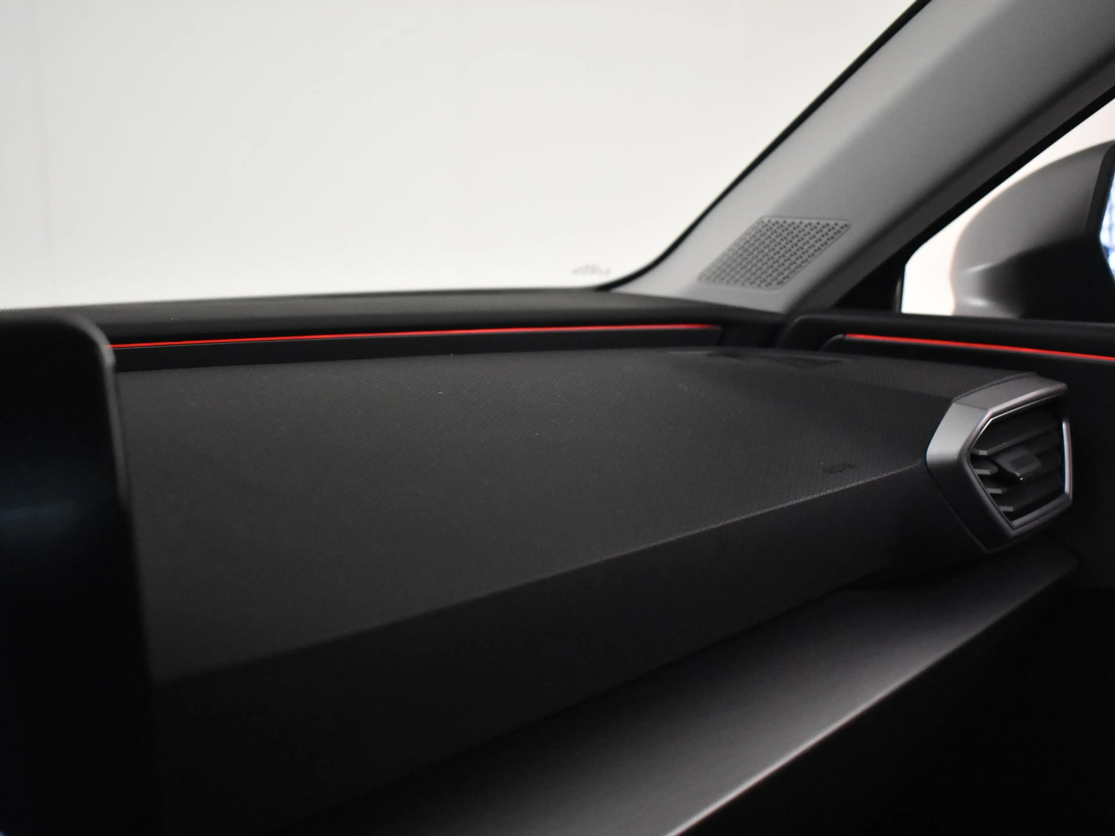 SEAT Leon e-Hybrid Sportstourer 1.4 TSI eHybrid PHEV FR Business Inte — photo 7