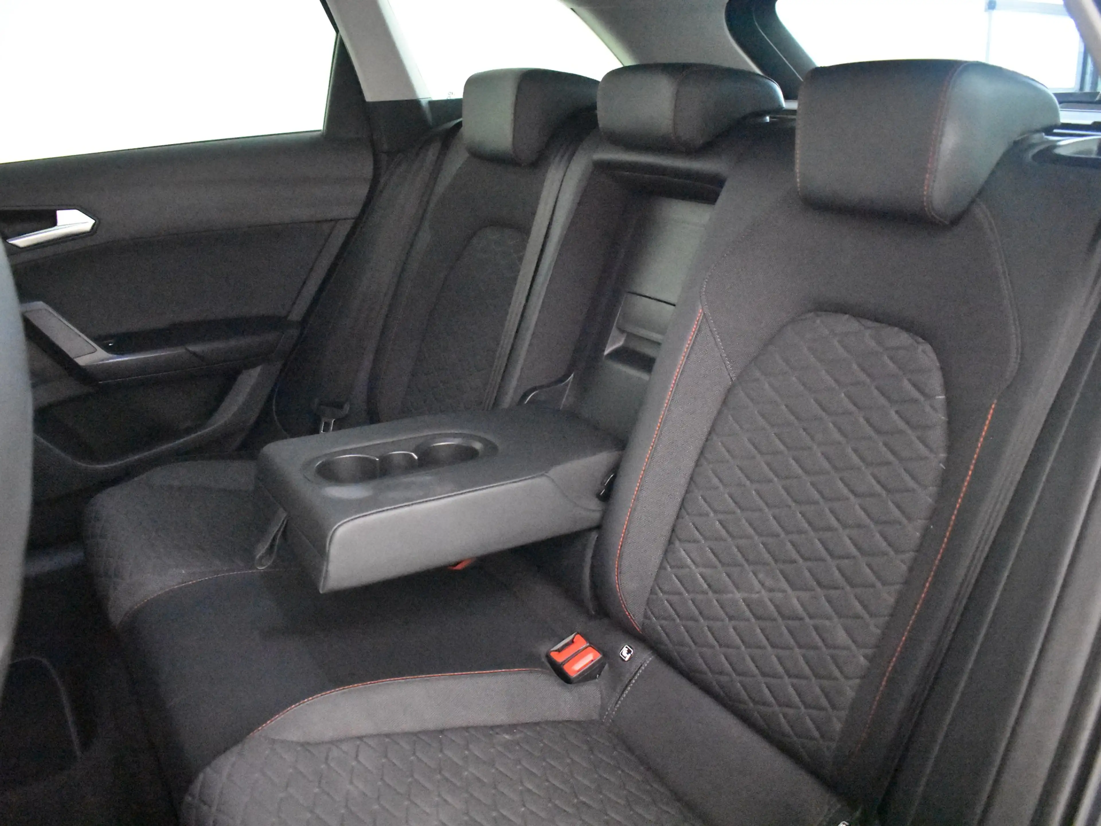 SEAT Leon e-Hybrid Sportstourer 1.4 TSI eHybrid PHEV FR Business Inte — photo 9