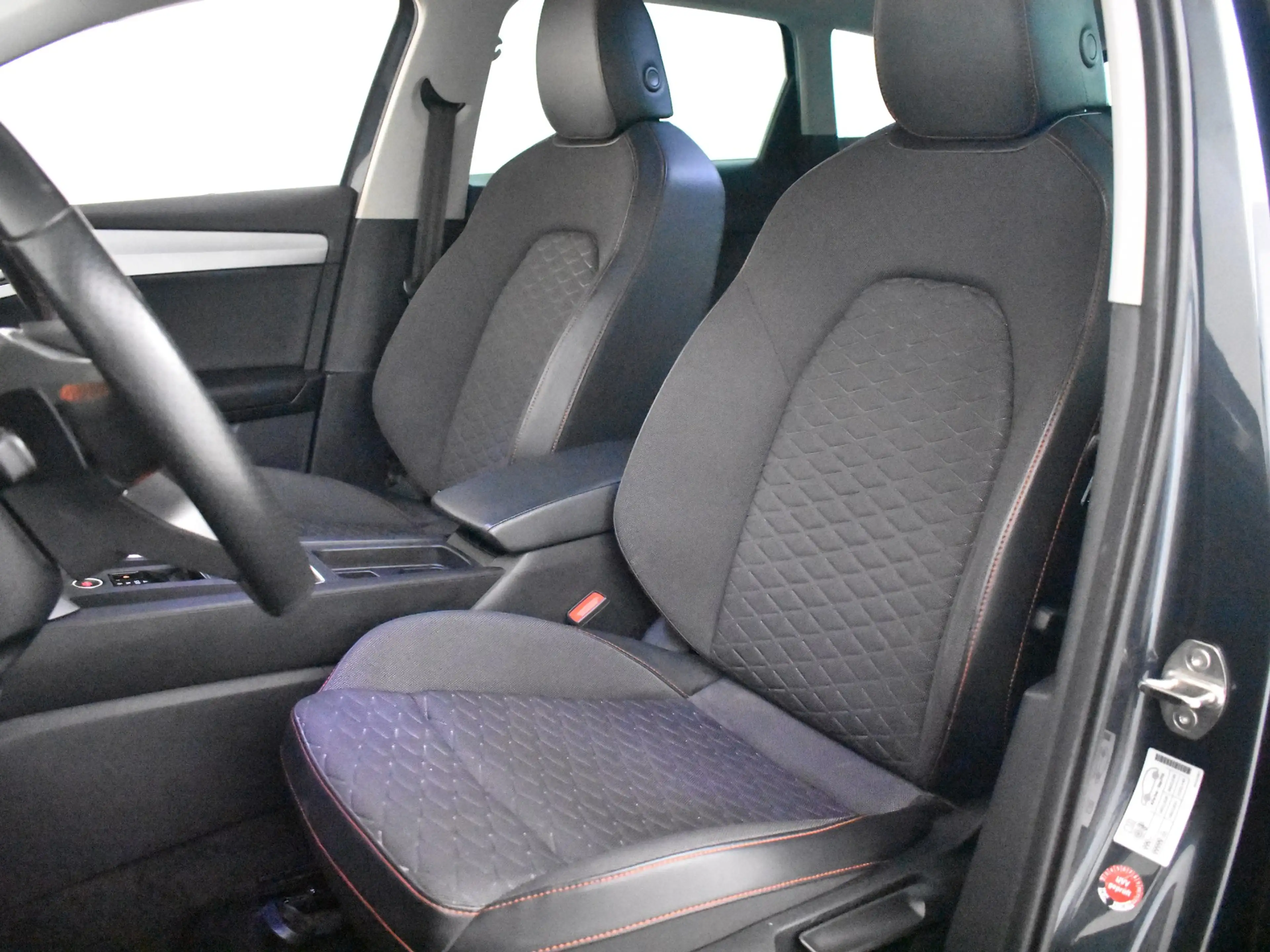 SEAT Leon e-Hybrid Sportstourer 1.4 TSI eHybrid PHEV FR Business Inte — photo 8