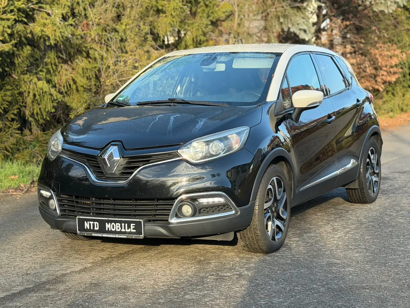 Renault Captur 1.5 DCi Luxe+1.HAND+KLIMA+TEMPOMAT+NAVI+ Schwarz - 2