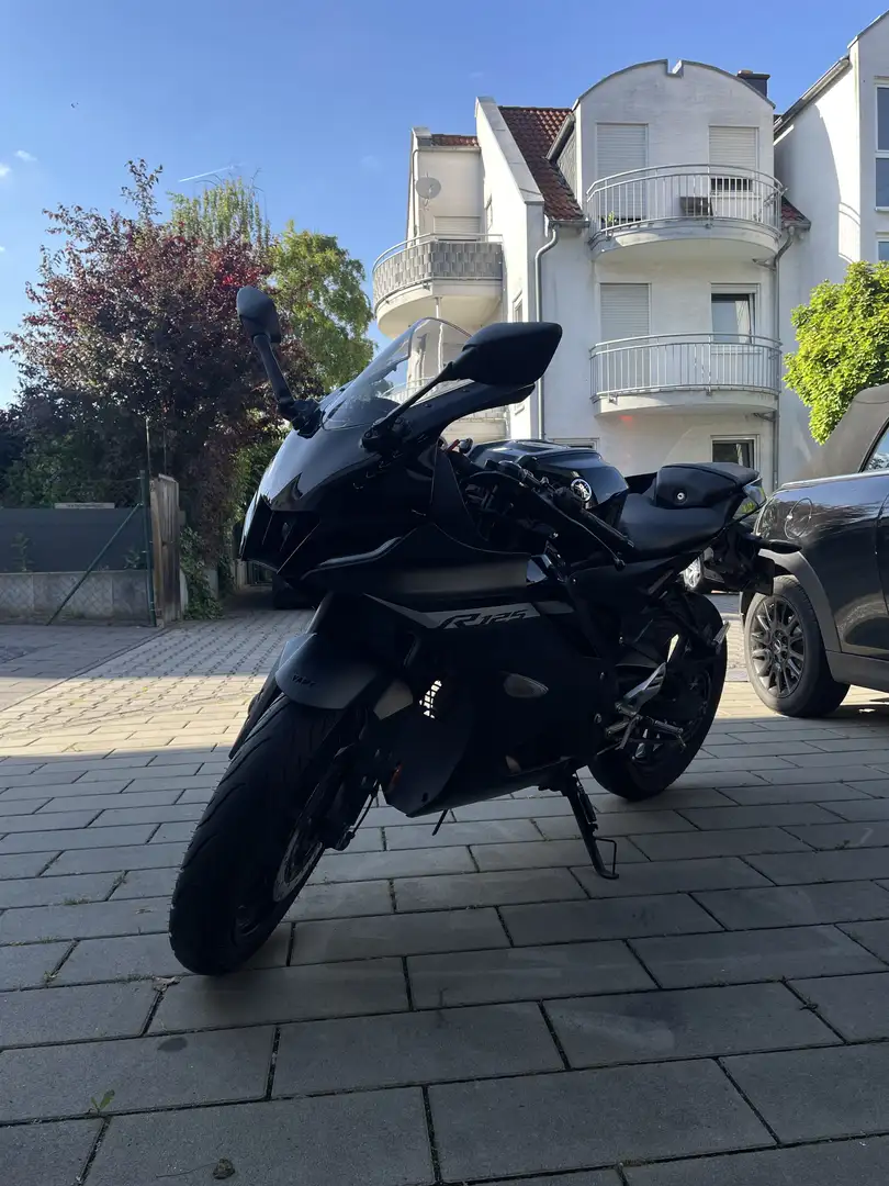 Yamaha YZF-R125 Schwarz - 1