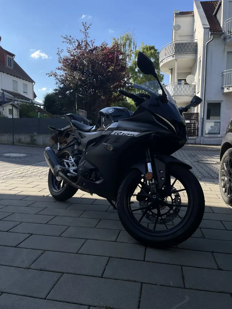 Yamaha YZF-R125 Schwarz - 2
