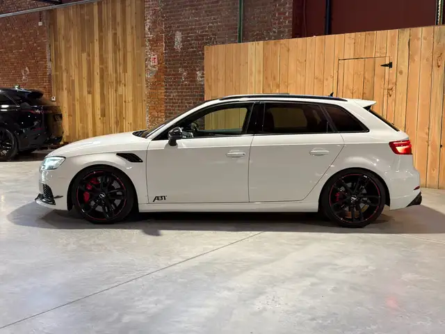Audi RS3 view 4