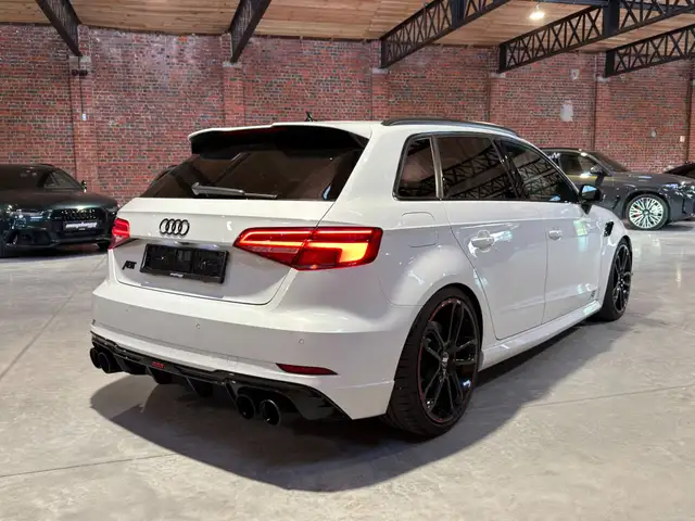 Audi RS3 view 7