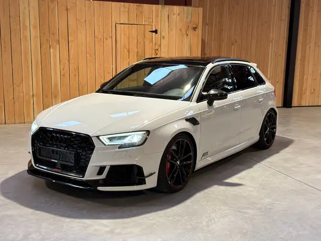 Audi RS3 view 3