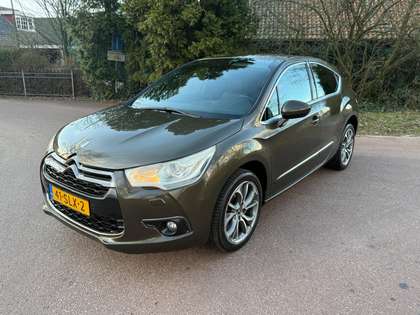Citroen DS4 1.6 THP Sport Chic / Navi / Leder / Xenon / NAP /
