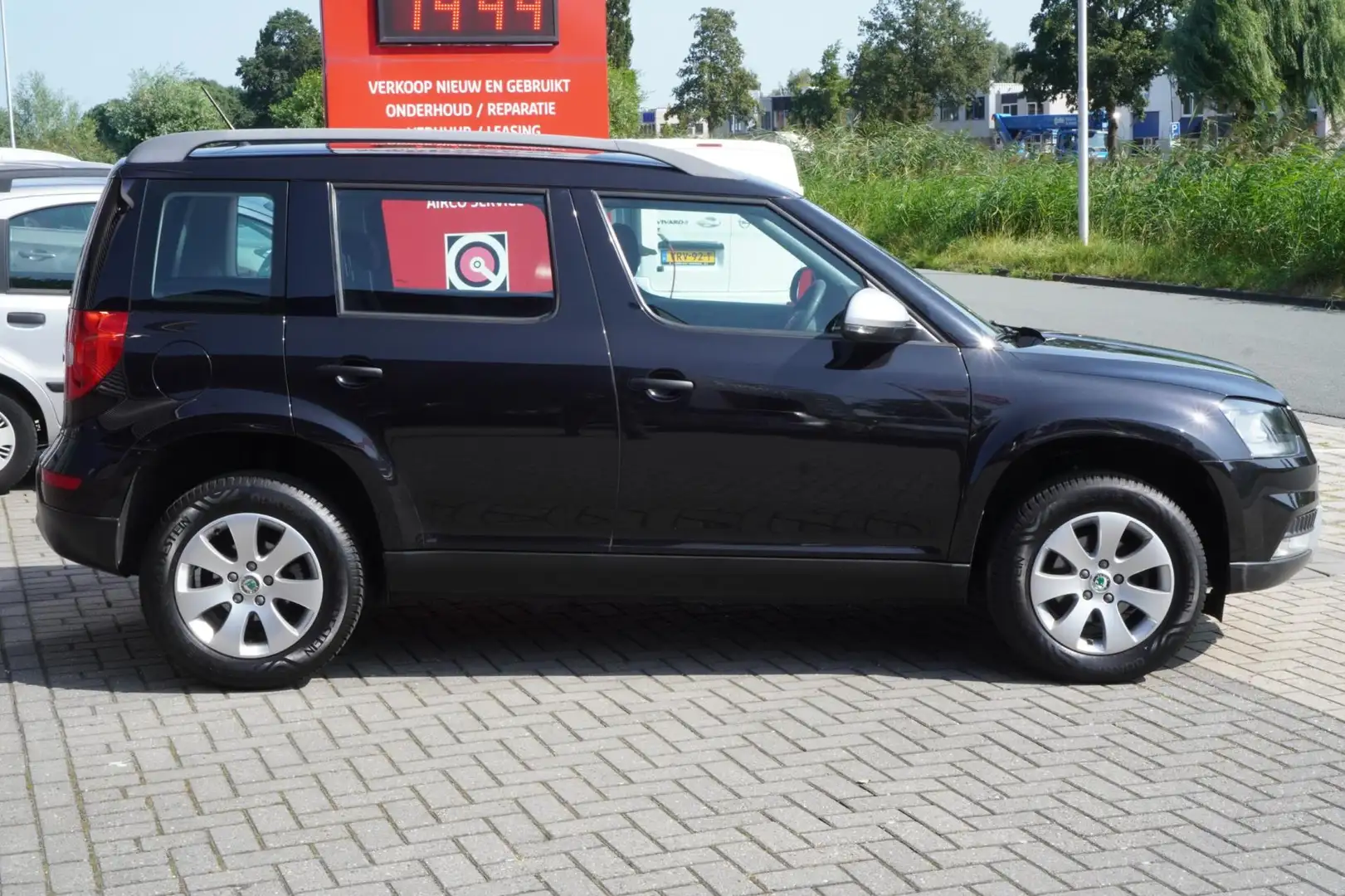 Skoda Yeti 1.2 TSI Greentech Active Černá - 2