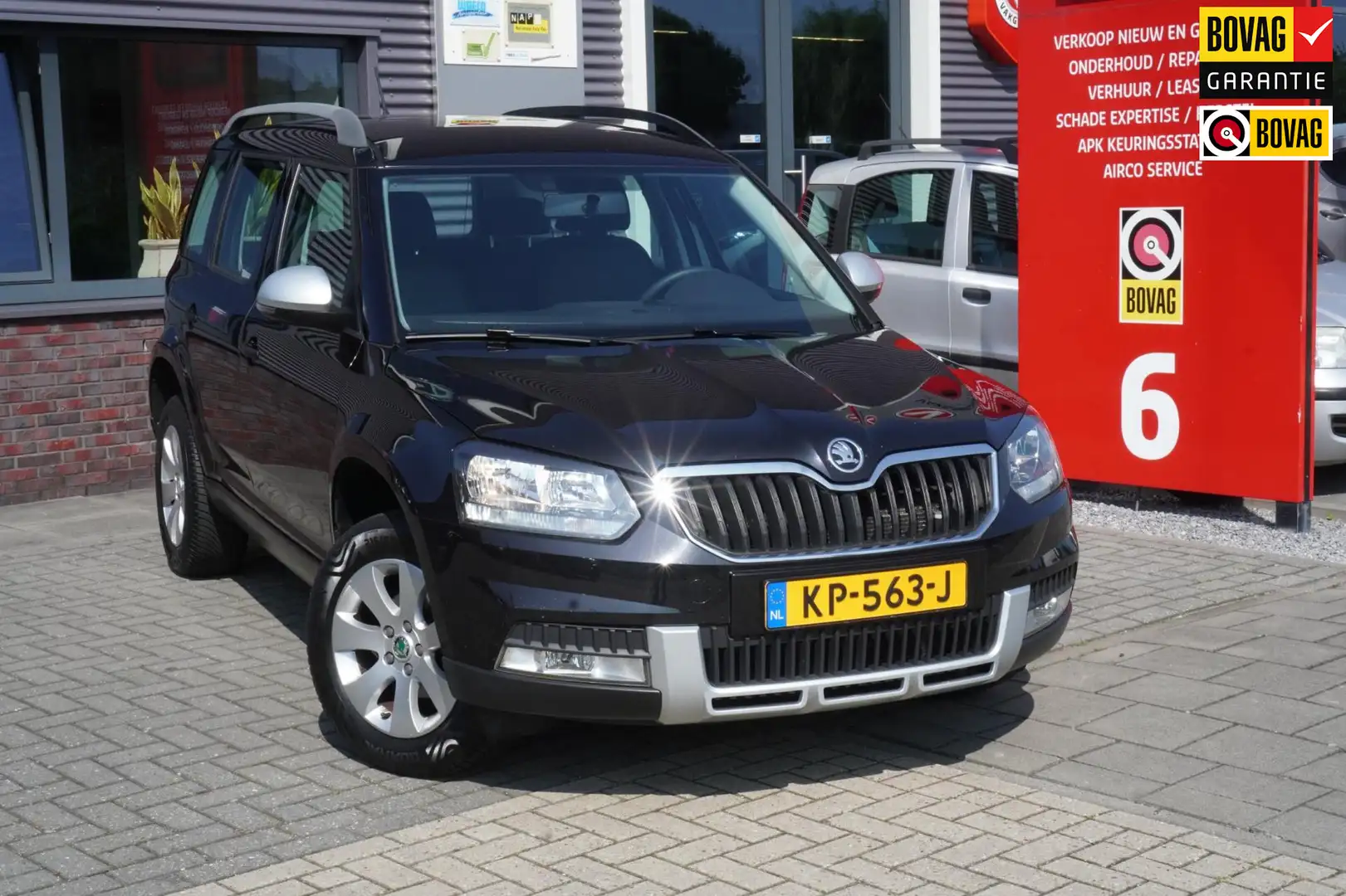 Skoda Yeti 1.2 TSI Greentech Active Černá - 1
