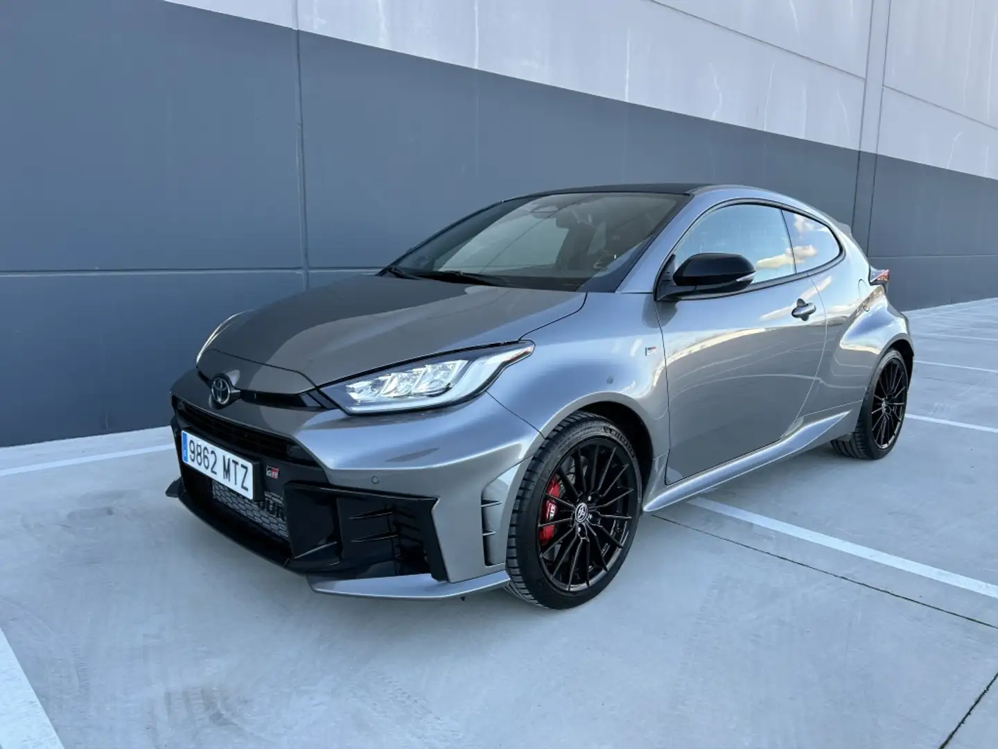 Toyota Yaris GR RZ Aut. Gris - 1