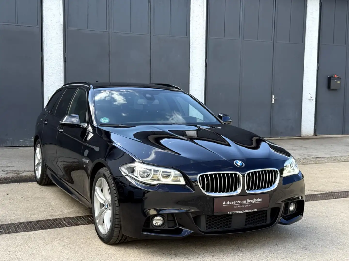 BMW 520 M-Paket F11 LCI) xDrive Touring Aut. Schwarz - 1