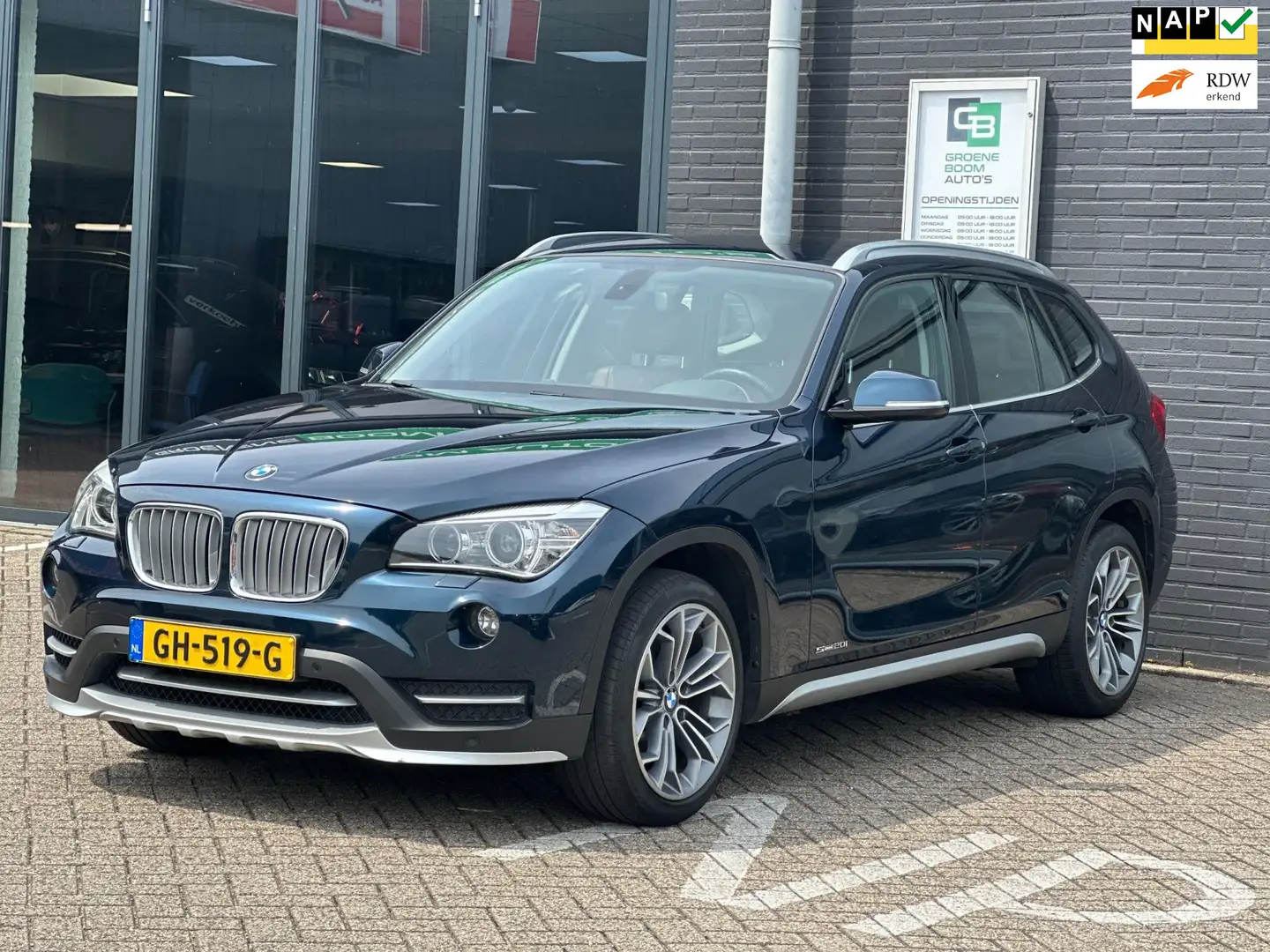 BMW X1 SDrive20i High Executive/NAVI/LEDER/XENON/NL-AUTO Blauw - 1