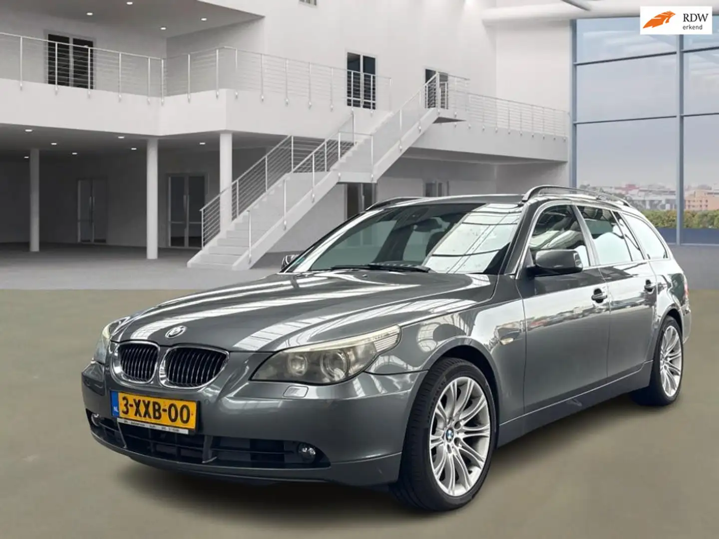 BMW 525 5-serie Touring 525xi Executive X-DRIVE AUTOMAAT P Grijs - 1