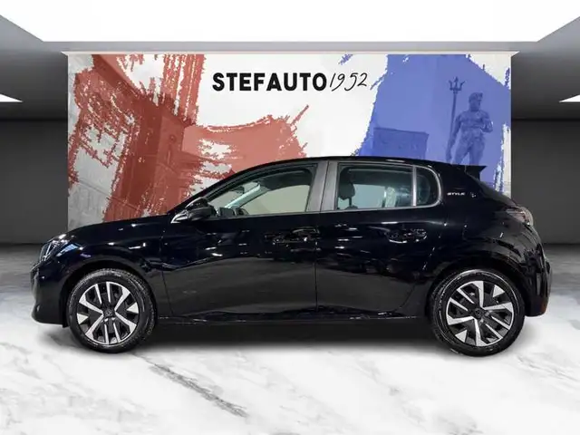 Peugeot 208 view 3