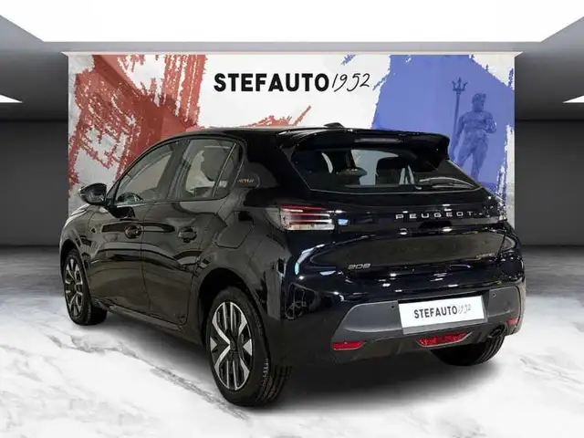 Peugeot 208 view 5