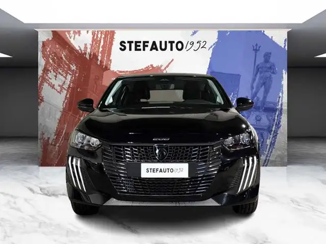 Peugeot 208 view 4