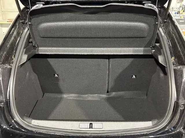 Peugeot 208 view 7