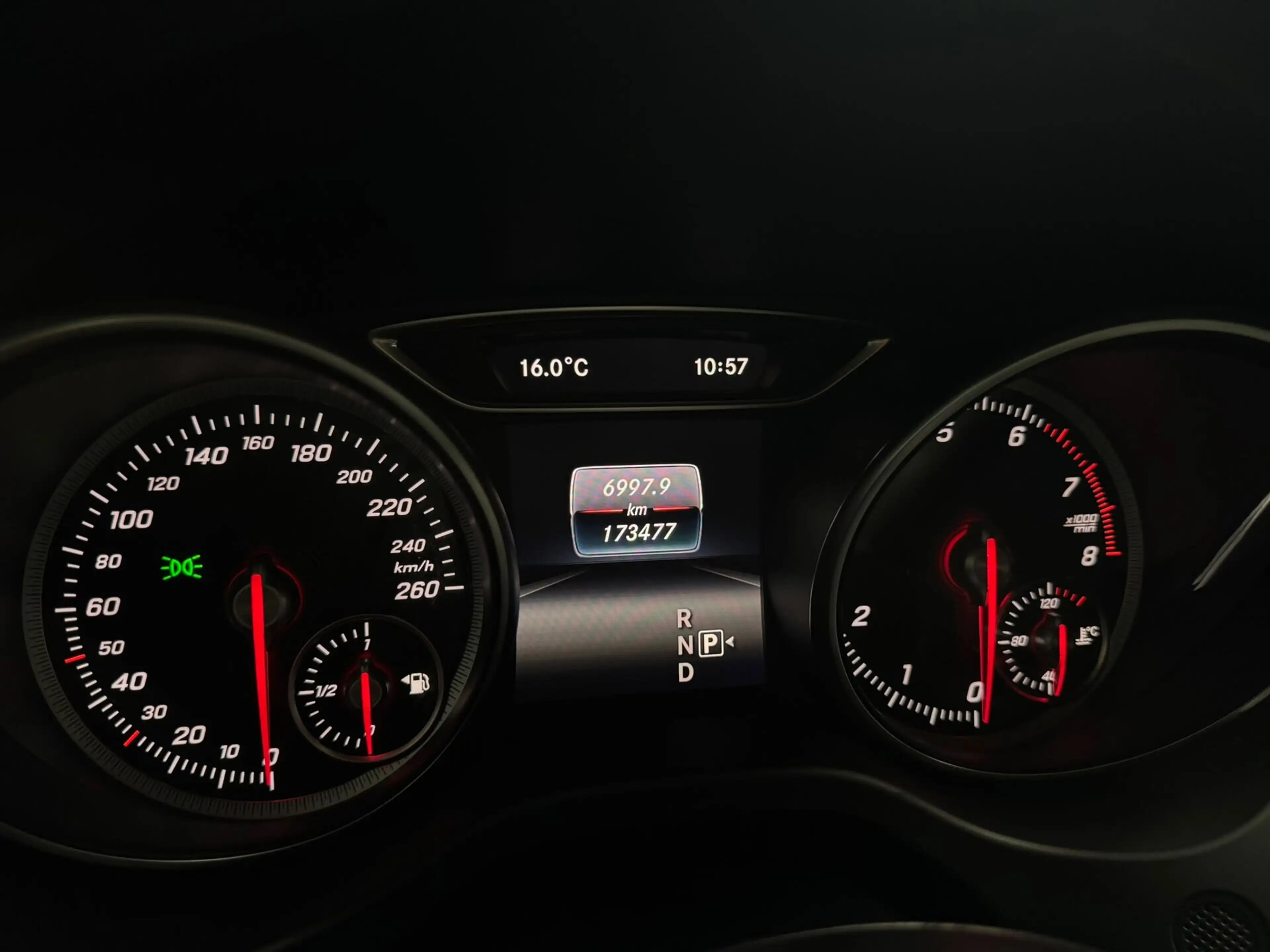 Mercedes-Benz CLA 180 Benzine Automaat GPS Camera — photo 15