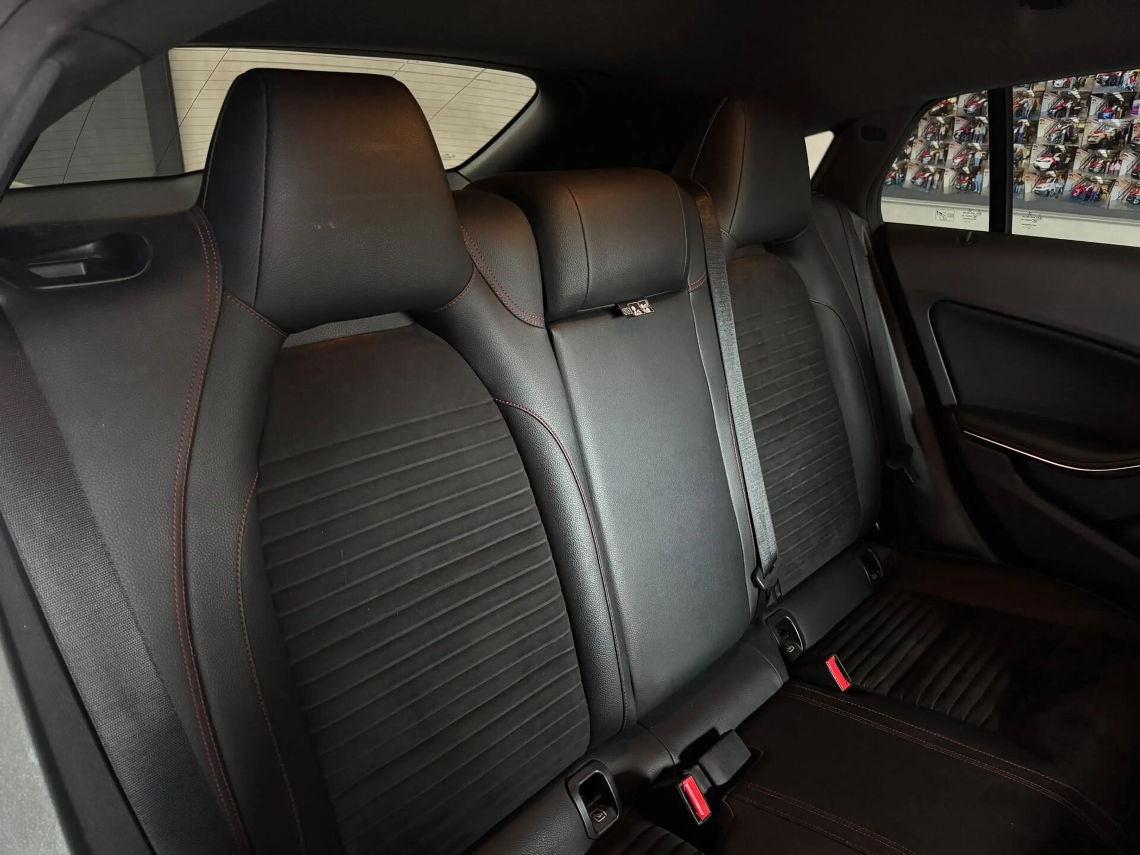 Mercedes-Benz CLA 180 Benzine Automaat GPS Camera — photo 11