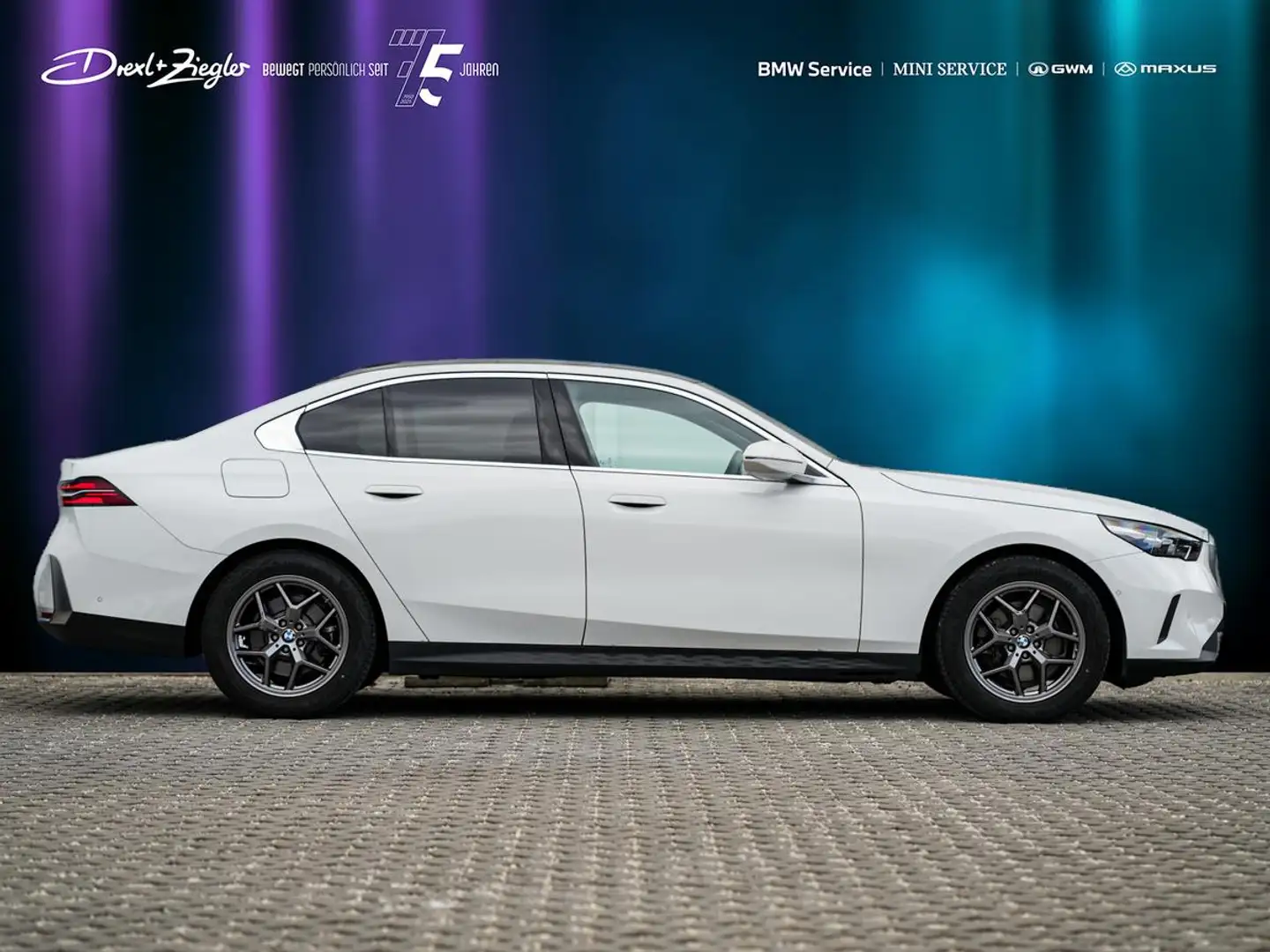 BMW 520 i Limosine ACC AdLED PanoramaDach H&K S-Glas Wit - 2
