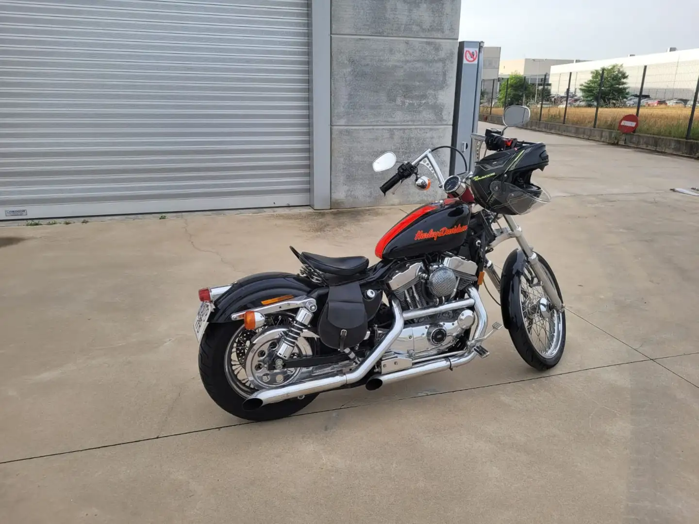 Harley-Davidson Sportster 883 XL53C Black - 1
