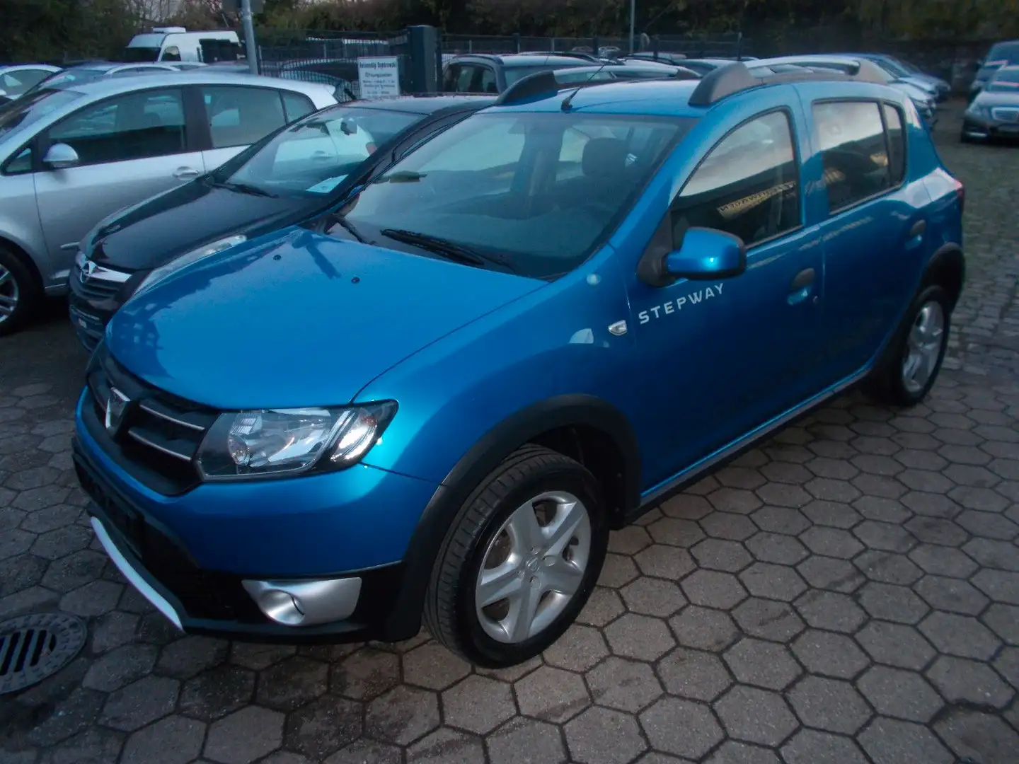 Dacia Sandero II Stepway Prestige Blau - 1