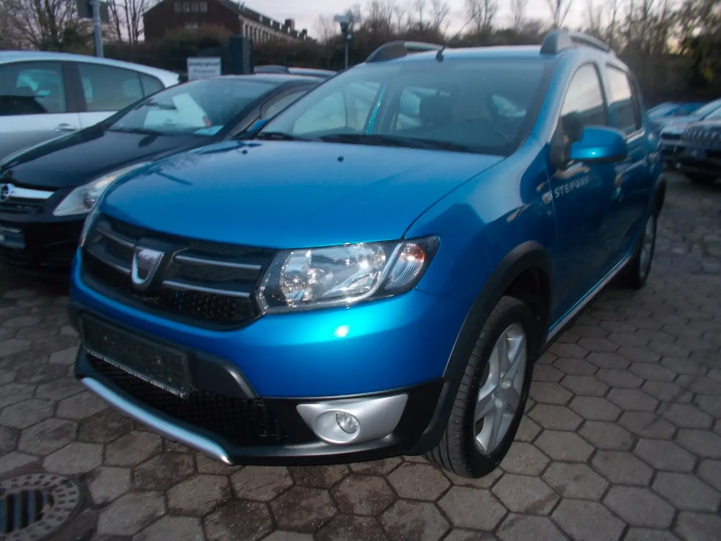 Dacia Sandero II Stepway Prestige Blau - 2