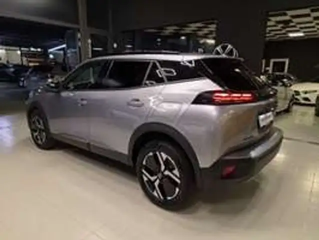 Peugeot 2008 view 4