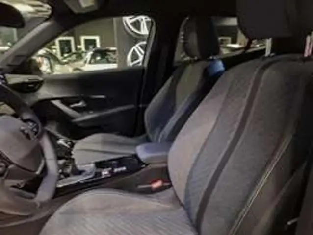 Peugeot 2008 view 11