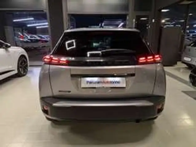 Peugeot 2008 view 5