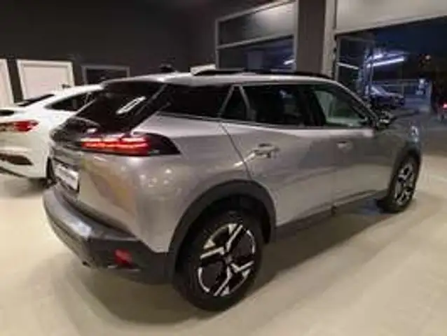 Peugeot 2008 view 6