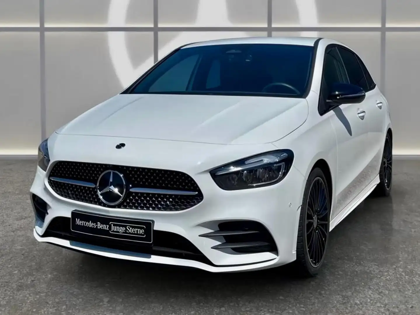Mercedes-Benz B 200 AMG Premium / Night / 19"/ Uff Mercedes 🇩🇪 Wit - 2