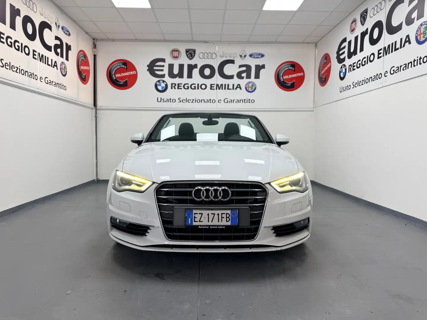 Audi A3 A3 Cabrio 2.0 TDI clean diesel S tronic Ambition Blanc - 2