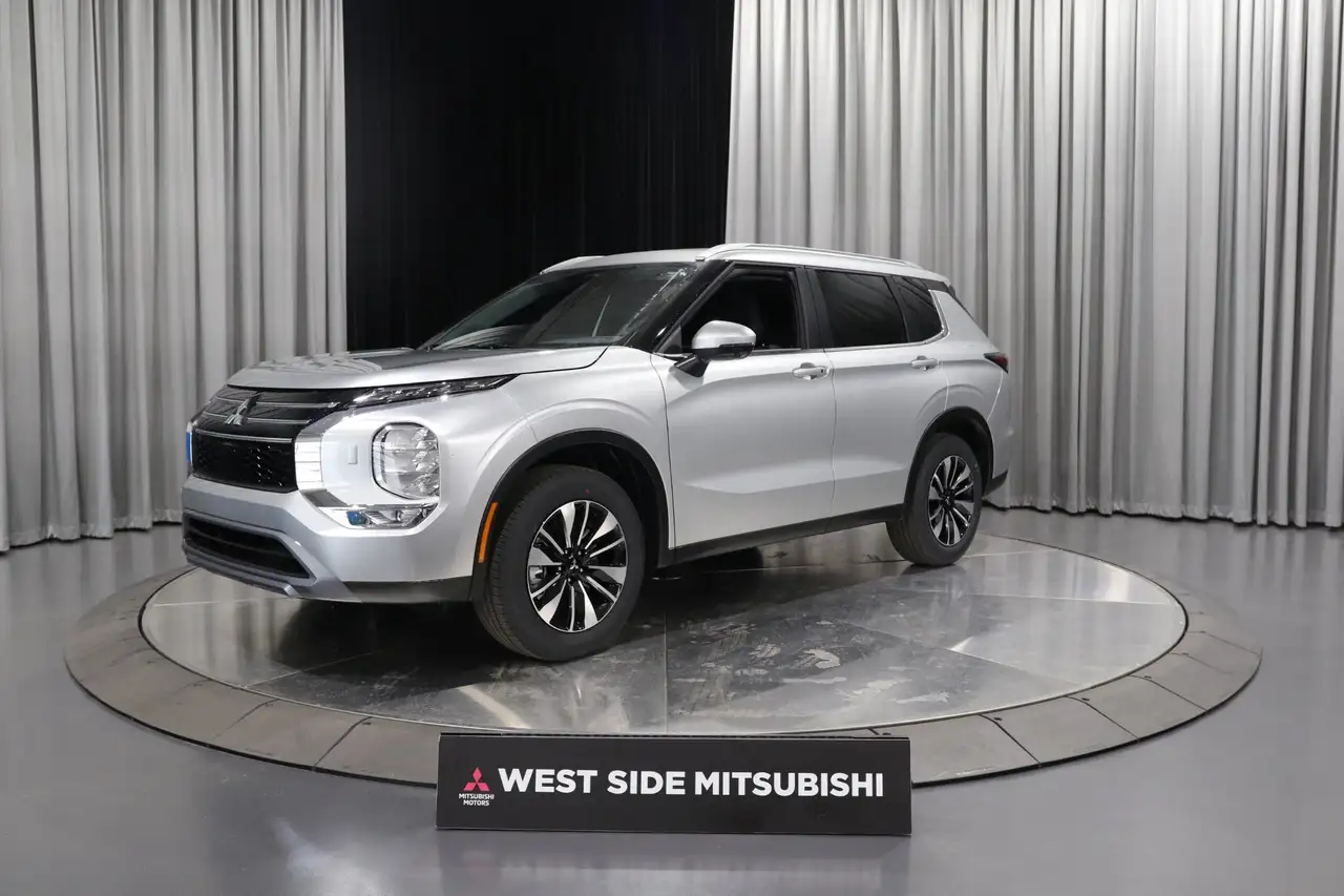 Mitsubishi Outlander снимка Mitsubishi Outlander