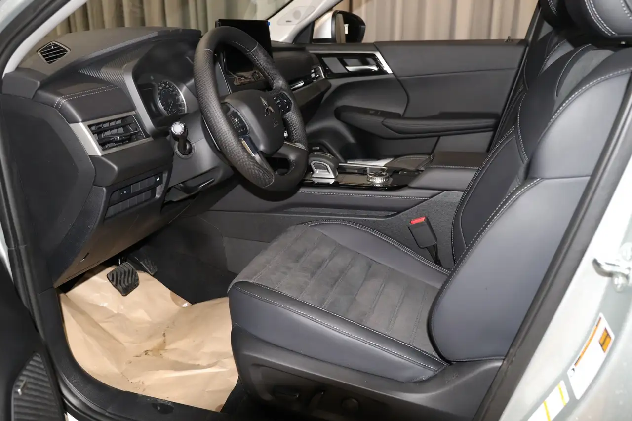 Mitsubishi Outlander снимка Mitsubishi Outlander