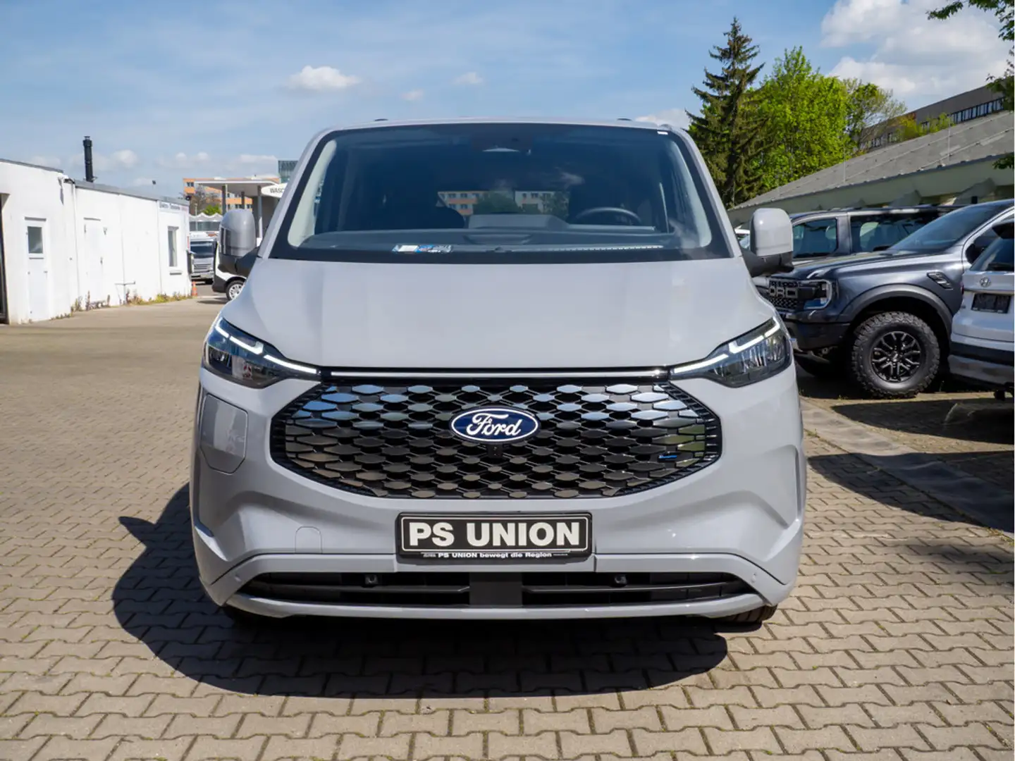 Ford Tourneo Custom 340L1 Titanium Gris - 2