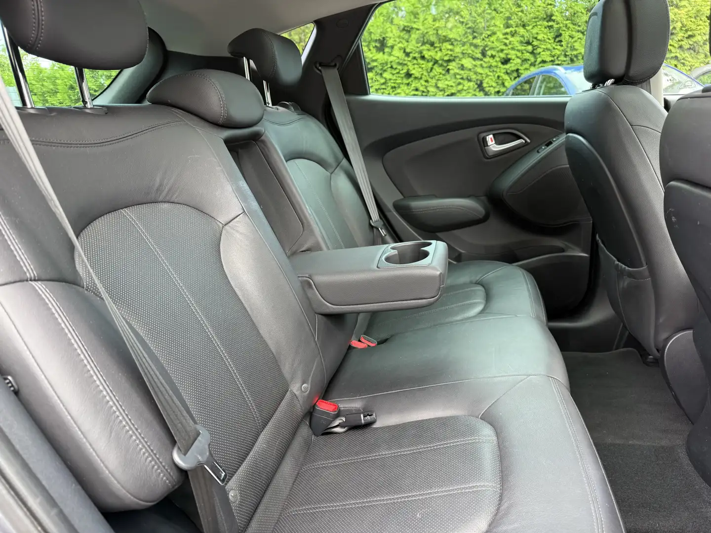 Hyundai iX35 2.0i i-Catcher Aut., Panoramadak | Trekhaak | Navi Grijs - 2
