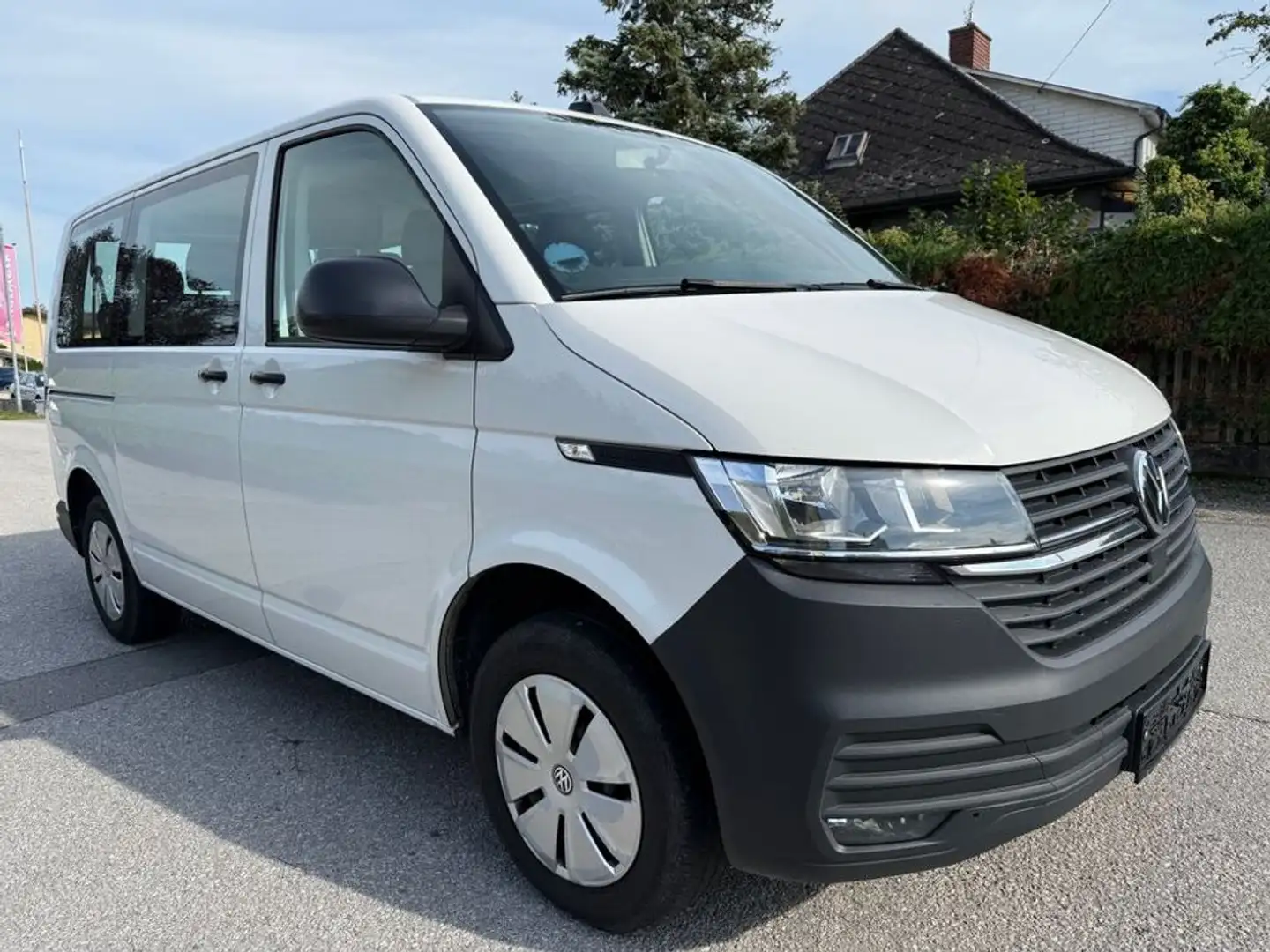 Volkswagen T6 Kombi 2,0 TDI **22400€** NETTO SITZHEIZUNG 9SITZER Weiß - 1