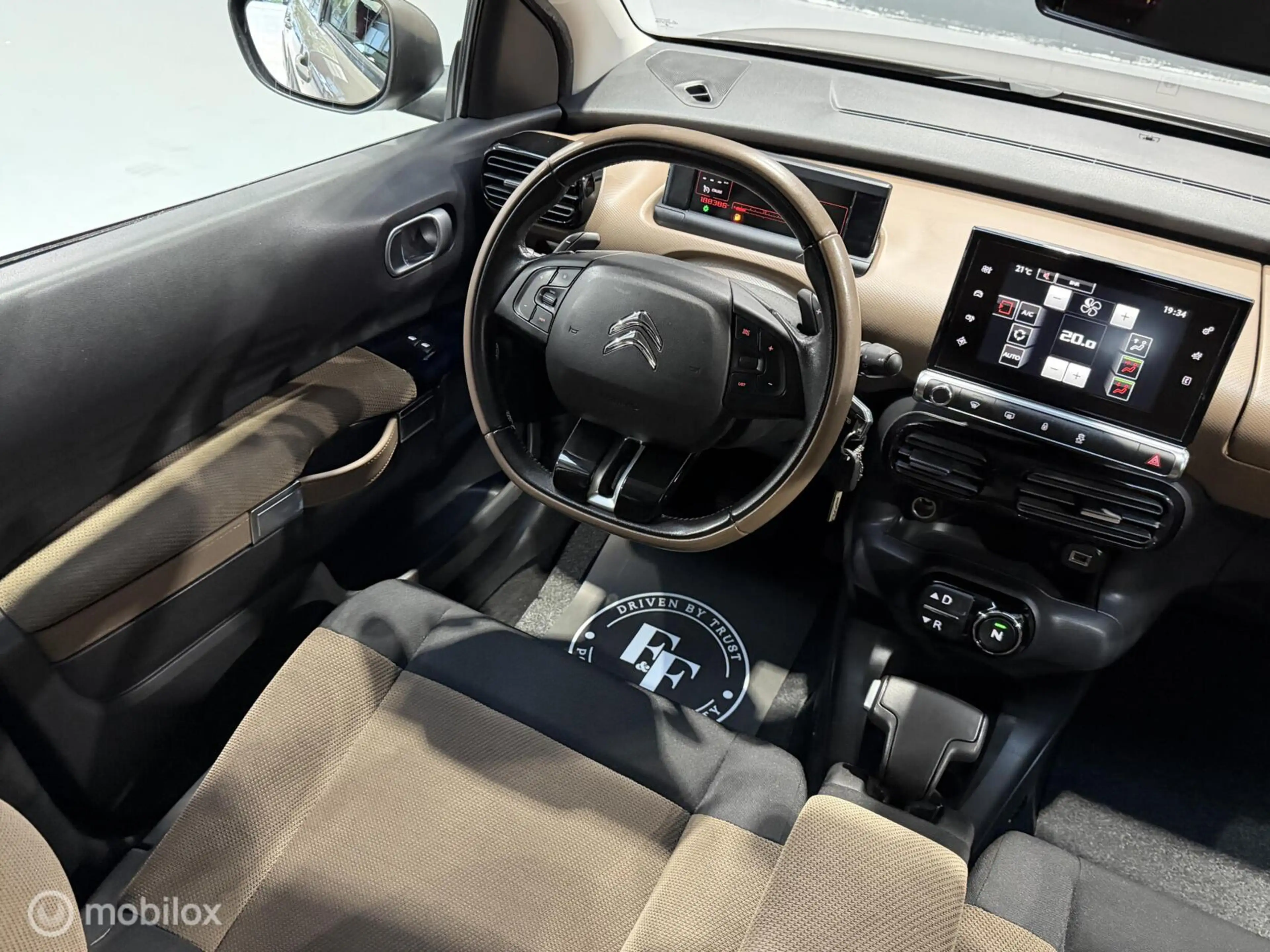 Citroen C4 Cactus 1.2 PureTech Business — photo 36
