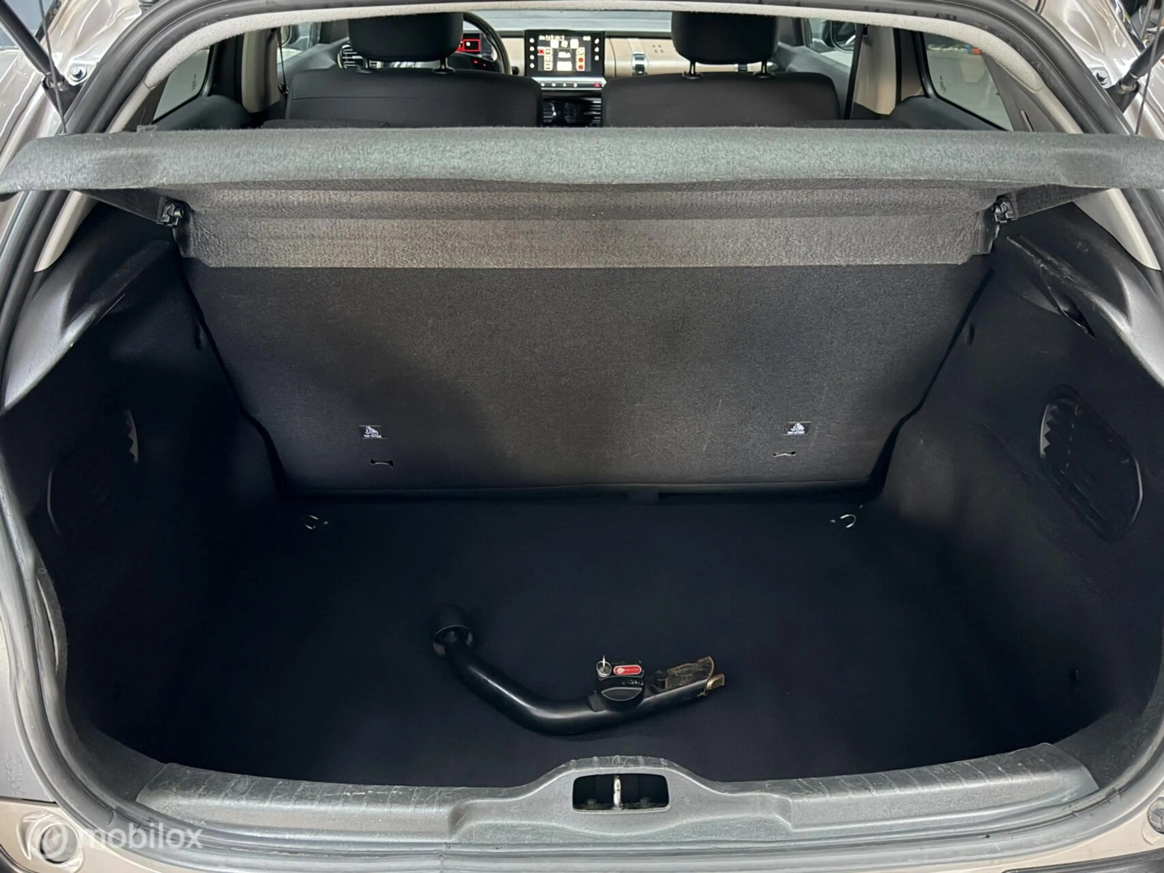 Citroen C4 Cactus 1.2 PureTech Business — photo 27