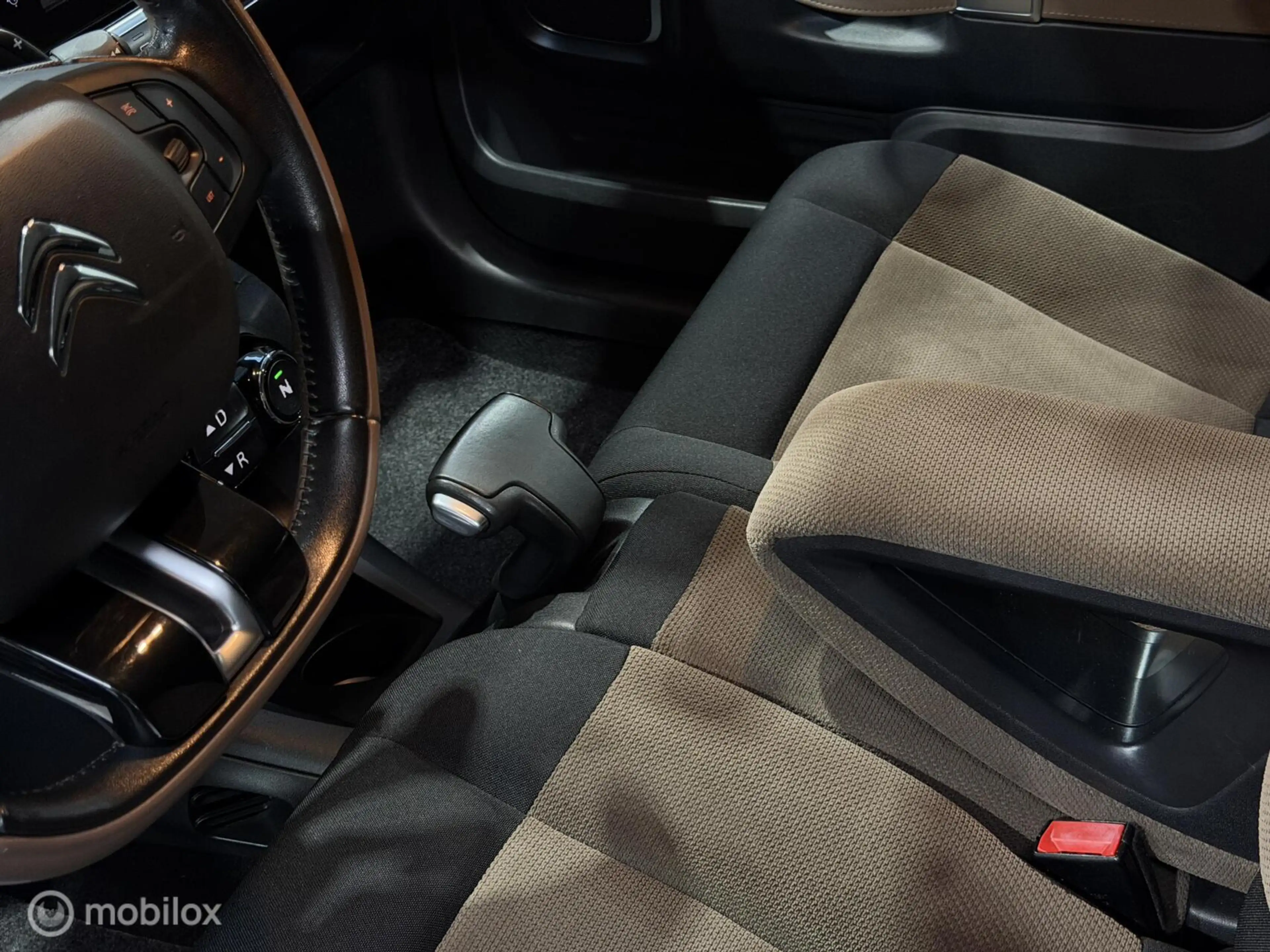 Citroen C4 Cactus 1.2 PureTech Business — photo 42