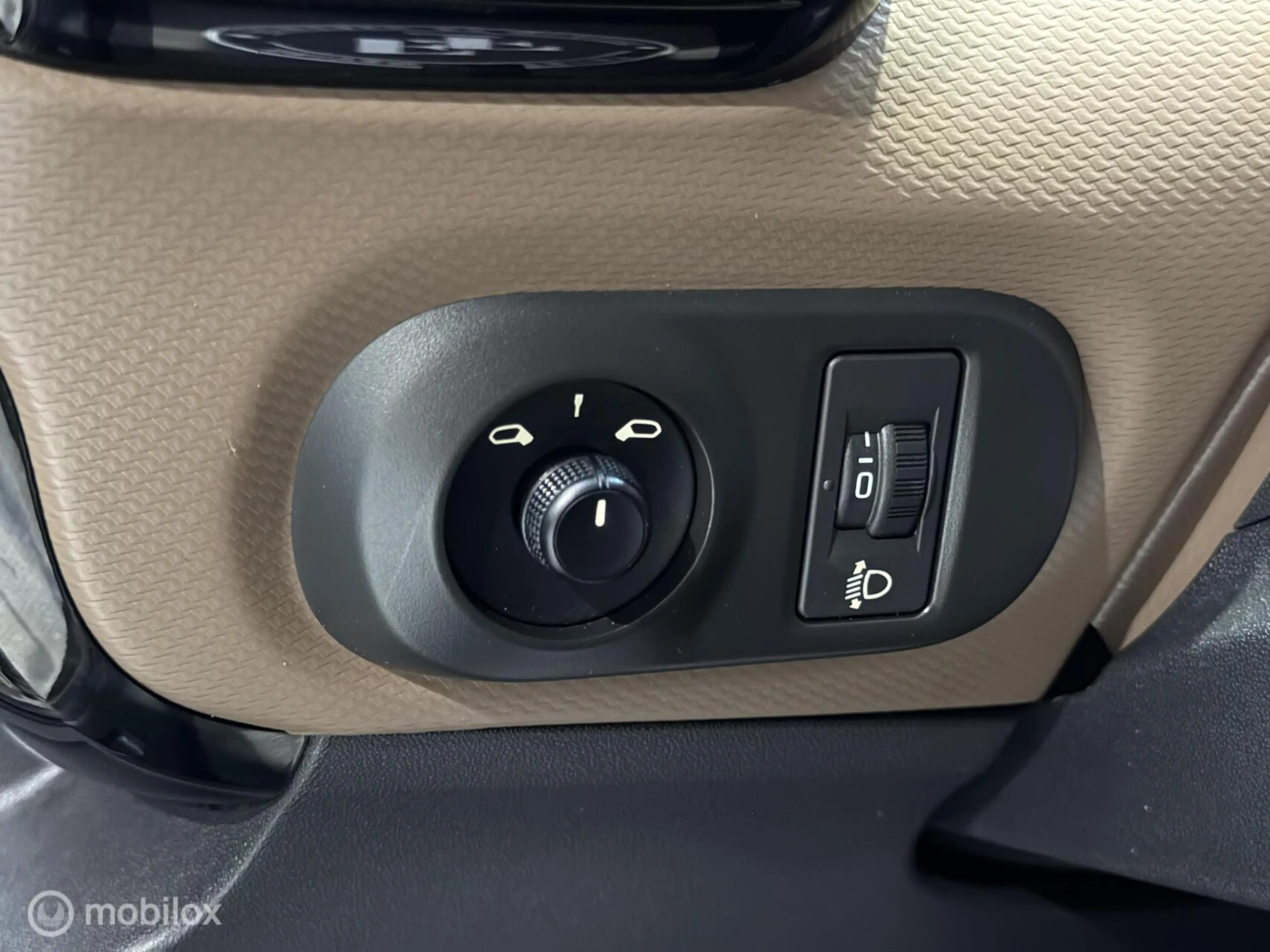 Citroen C4 Cactus 1.2 PureTech Business — photo 45