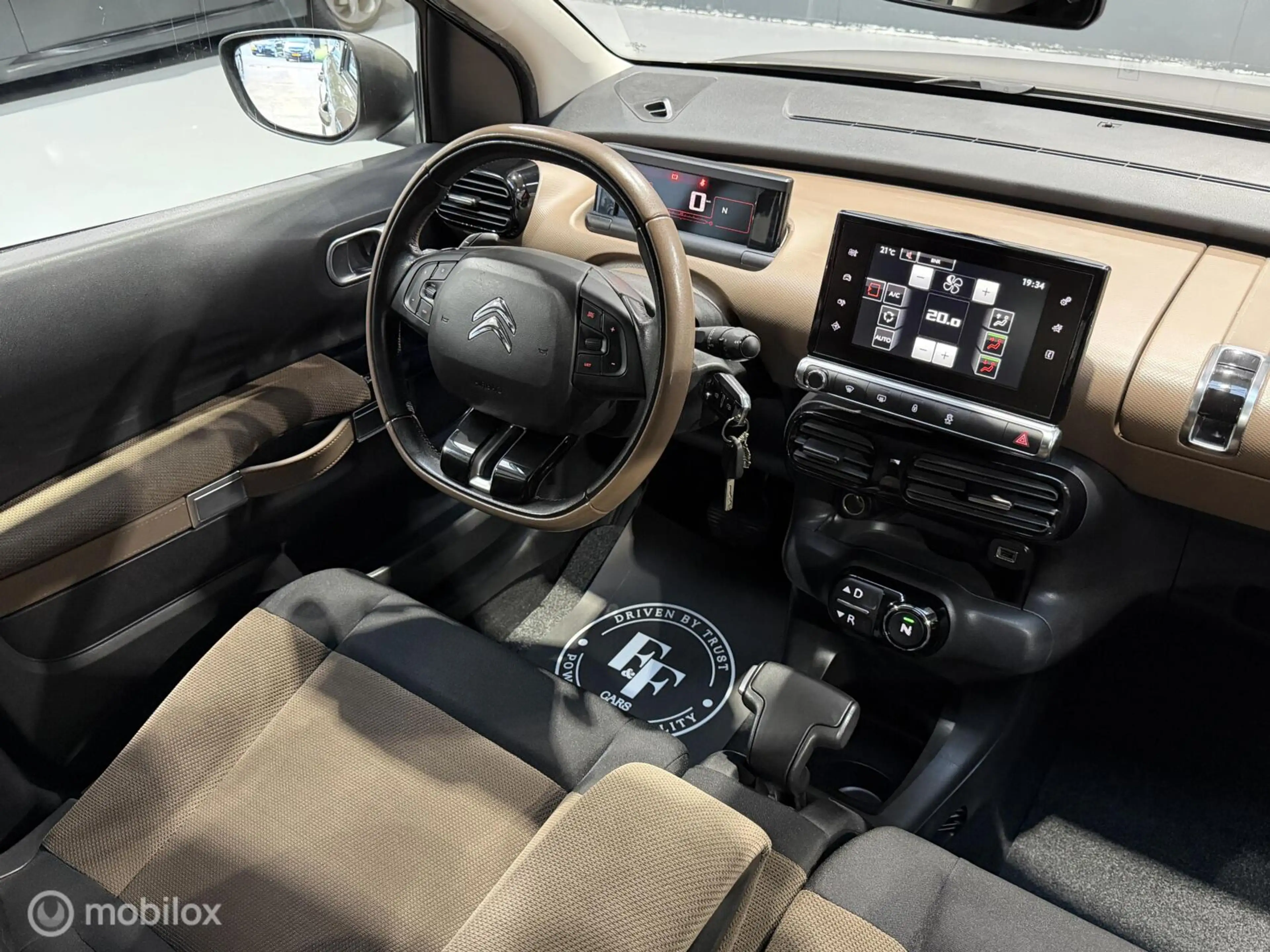 Citroen C4 Cactus 1.2 PureTech Business — photo 39