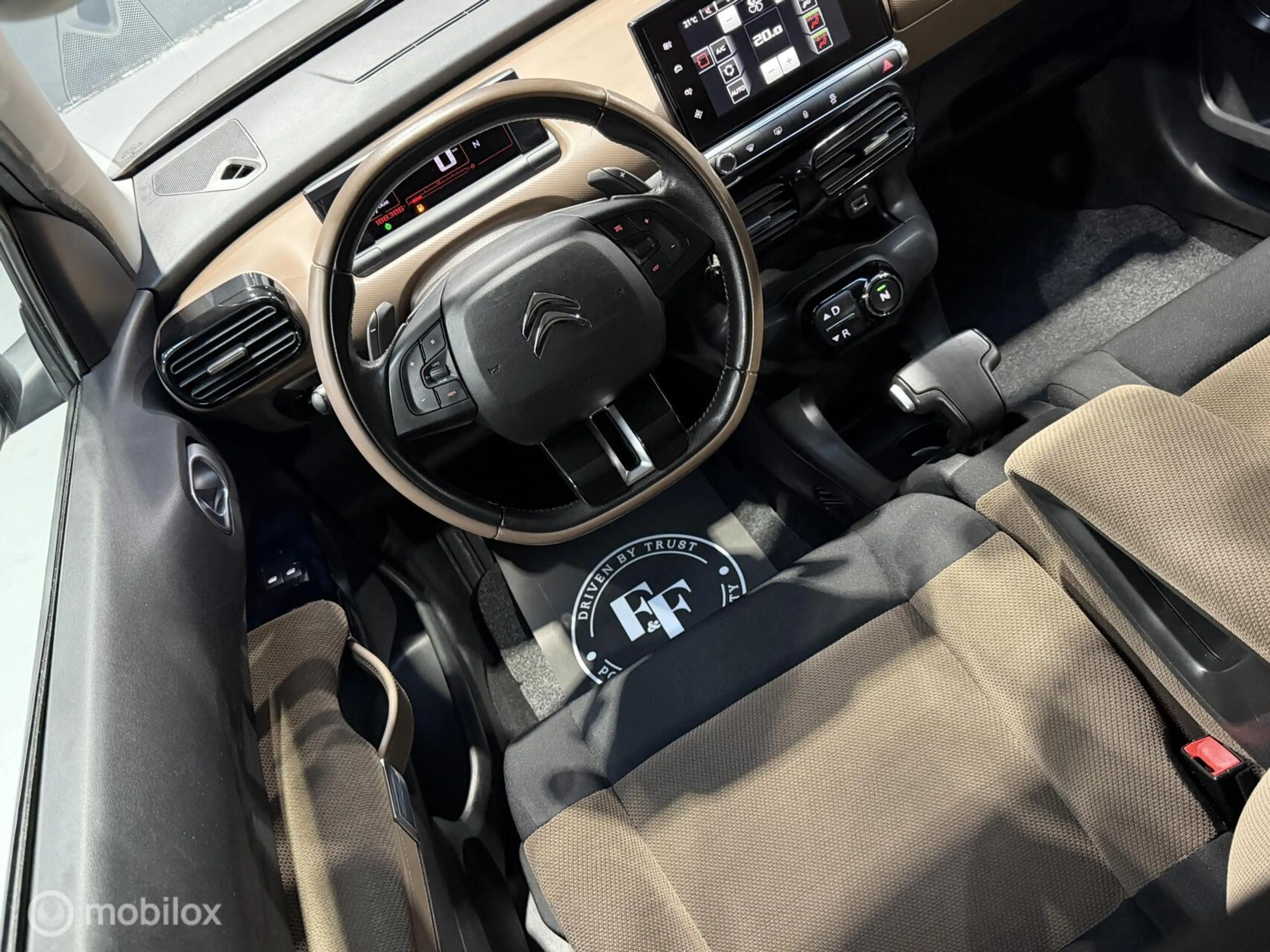Citroen C4 Cactus 1.2 PureTech Business — photo 35
