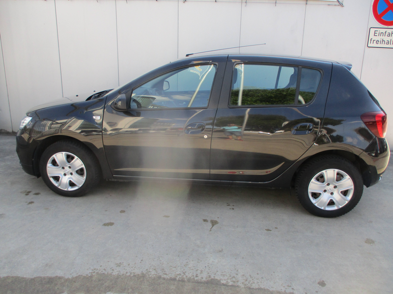 Dacia Sandero Laureate — photo 11