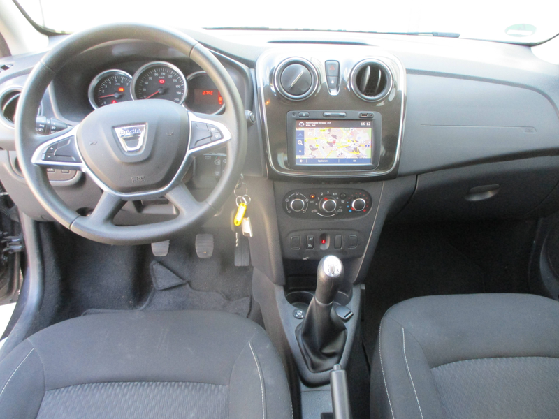 Dacia Sandero Laureate — photo 10