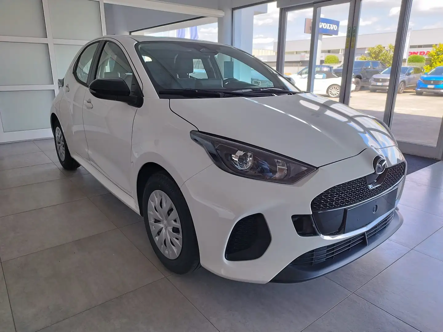 Mazda 2 1.5 vvt full hybrid 115cv Prime Line-€ 199/mese Bianco - 2