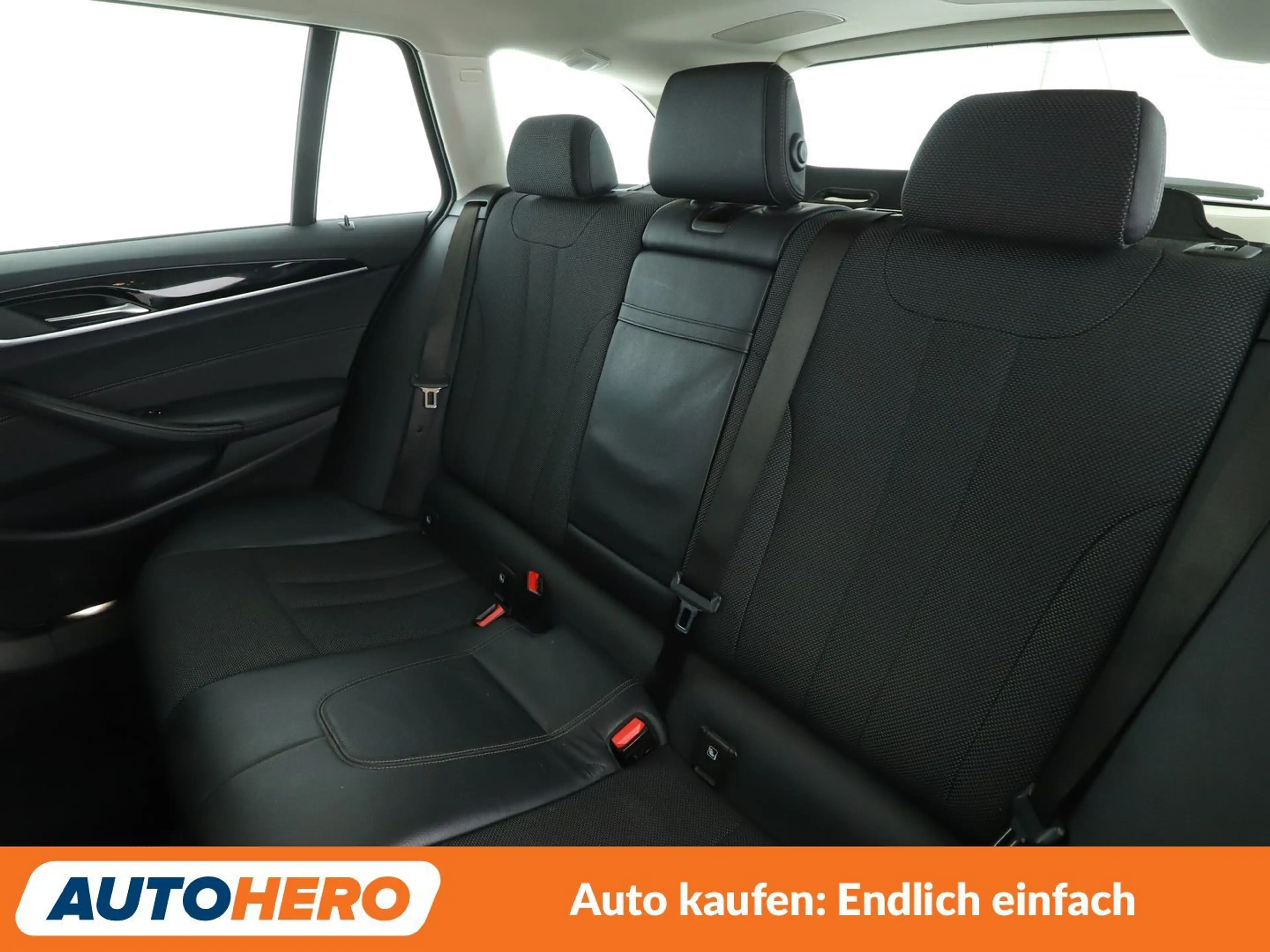 BMW 525 525d Sport Line Aut.*NAVI*LED*PDC*SHZ*ACC* — photo 15