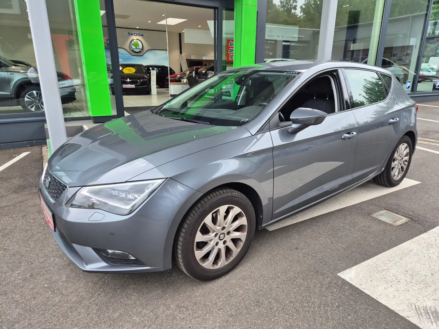 SEAT Leon Style "Ihr Seat Cupra u. Skoda Vertragshändler" Grau - 1