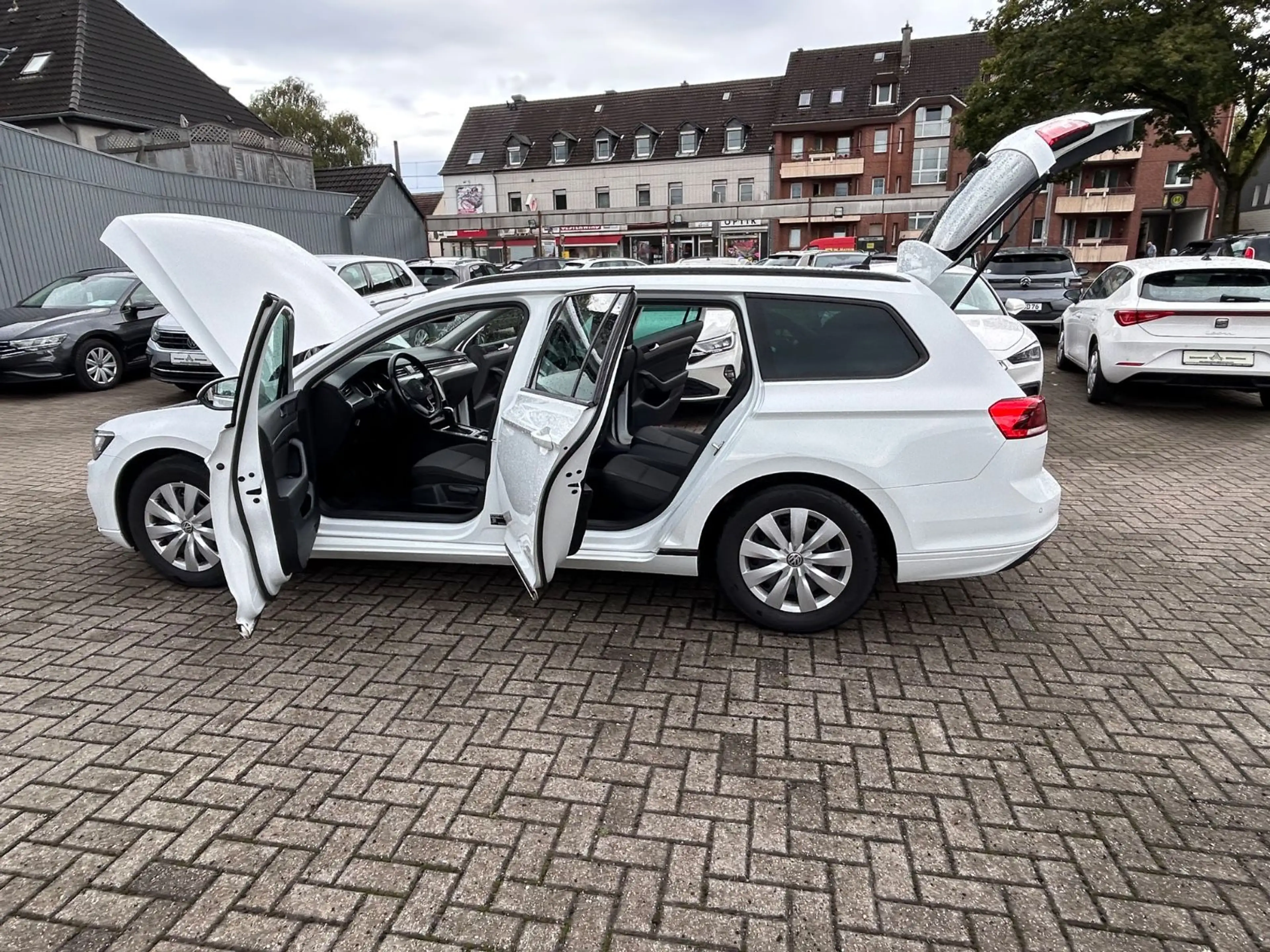Volkswagen Passat Variant LED NAVI ACC Kamera App-Connect — photo 8